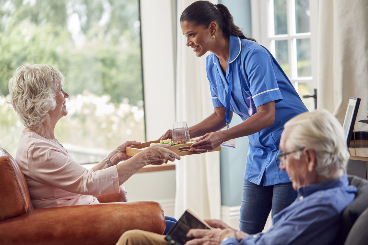 Caring For Users Best Practices to Ensure Hydration and Nutrition in Care | EF-group